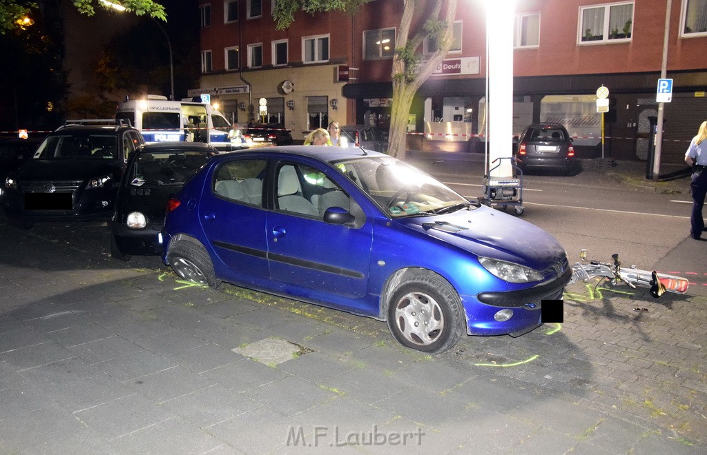 Schwerer VU PKW Rad Koeln Deutz Giessenerstr Betzdorferstr P075.JPG - Miklos Laubert